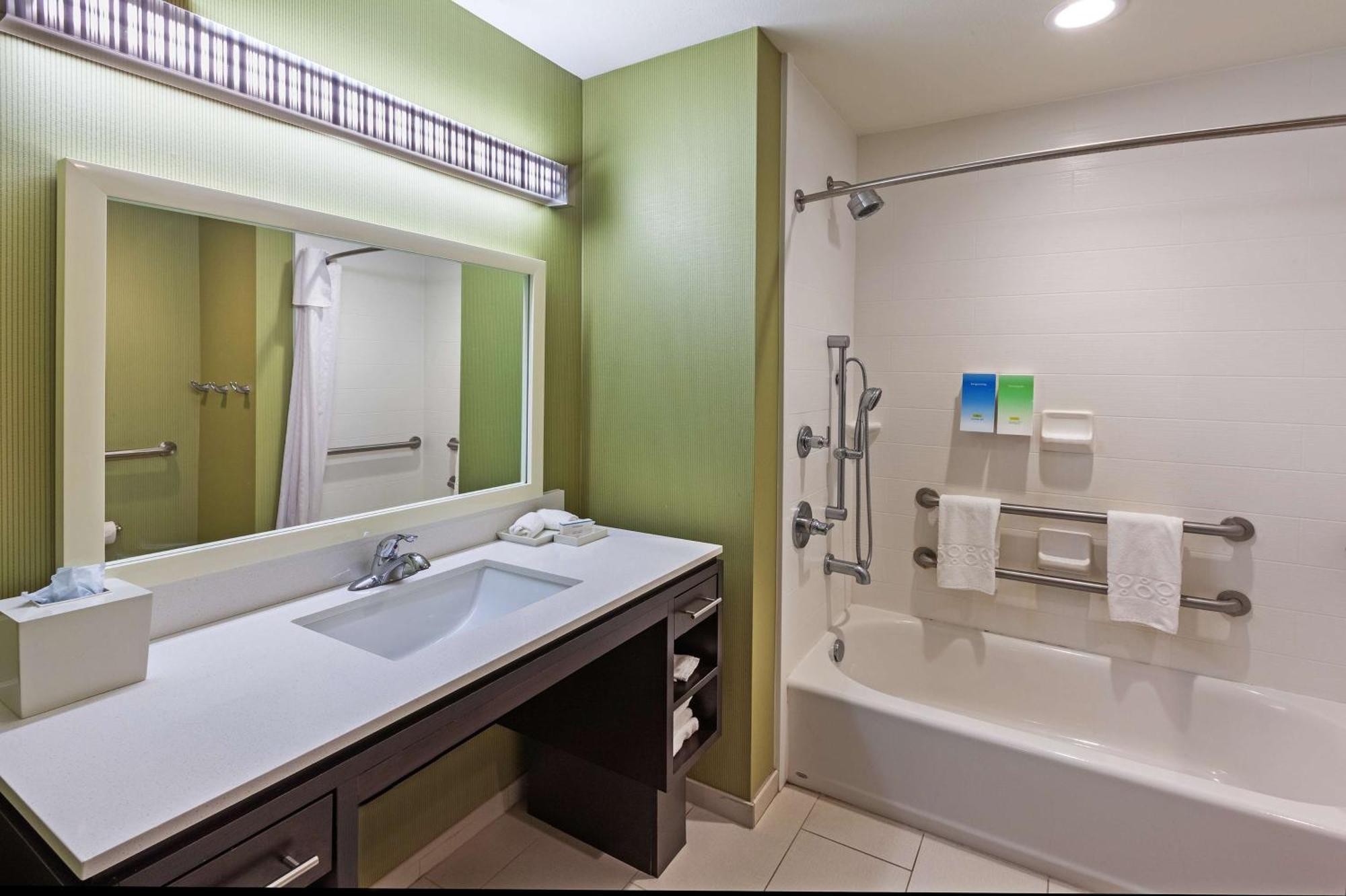 Home2 Suites By Hilton Gonzales Extérieur photo